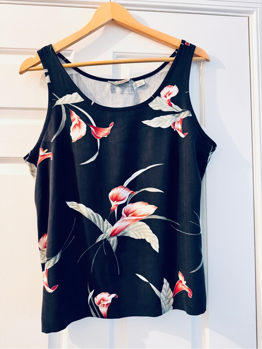 Tommy Bahama Black Floral Scoop Neck Tank Top